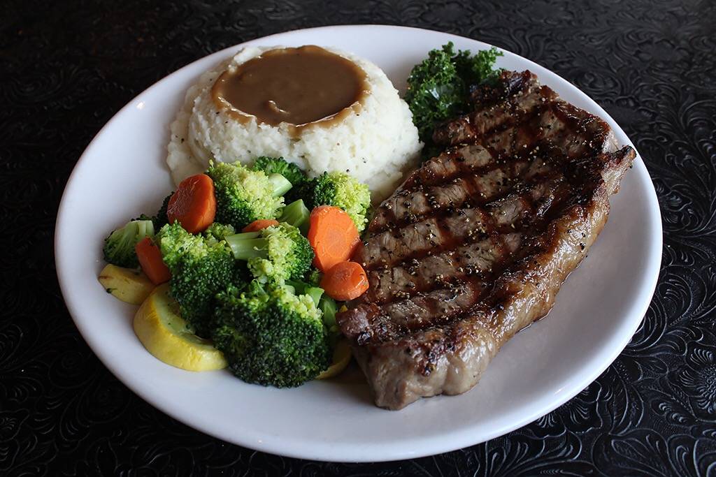 The Oak Pit Steakhouse and Bar | restaurant | 615 N Main St, Porterville, CA 93257, USA | 5597842136 OR +1 559-784-2136
