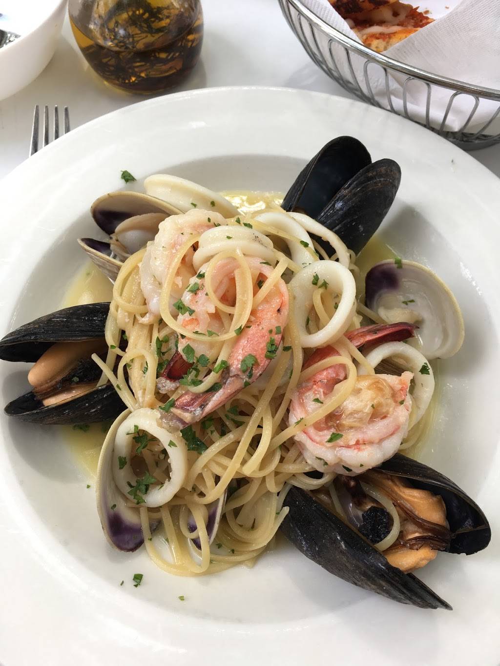 Caffe Buon Gusto | restaurant | 151 Montague St, Brooklyn, NY 11201, USA | 7186243838 OR +1 718-624-3838