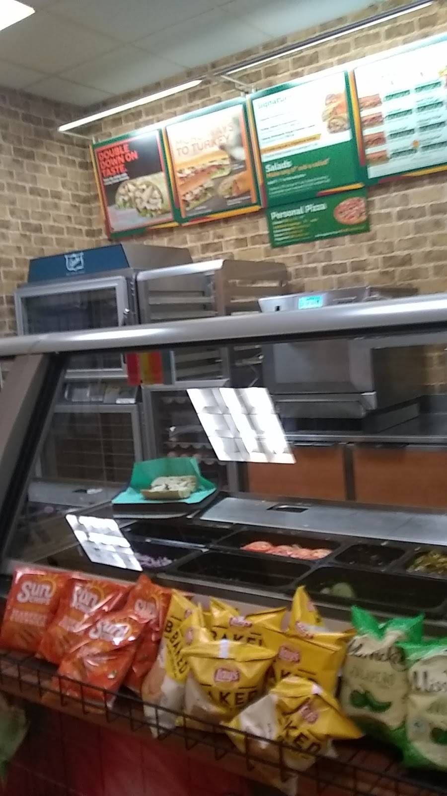 Subway | restaurant | 242 College Campus Dr, Moscow Mills, MO 63362, USA | 6363561041 OR +1 636-356-1041