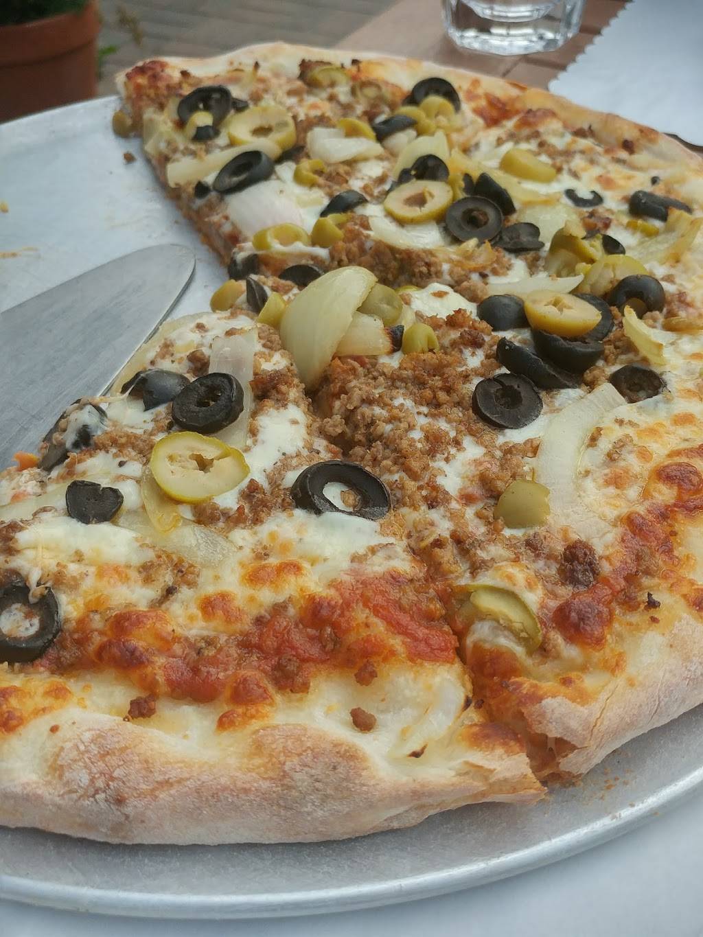 Chez Napoli Pizzeria | restaurant | 794 Boulevard des Seigneurs, Terrebonne, QC J6W 1T7, Canada | 4504719211 OR +1 450-471-9211