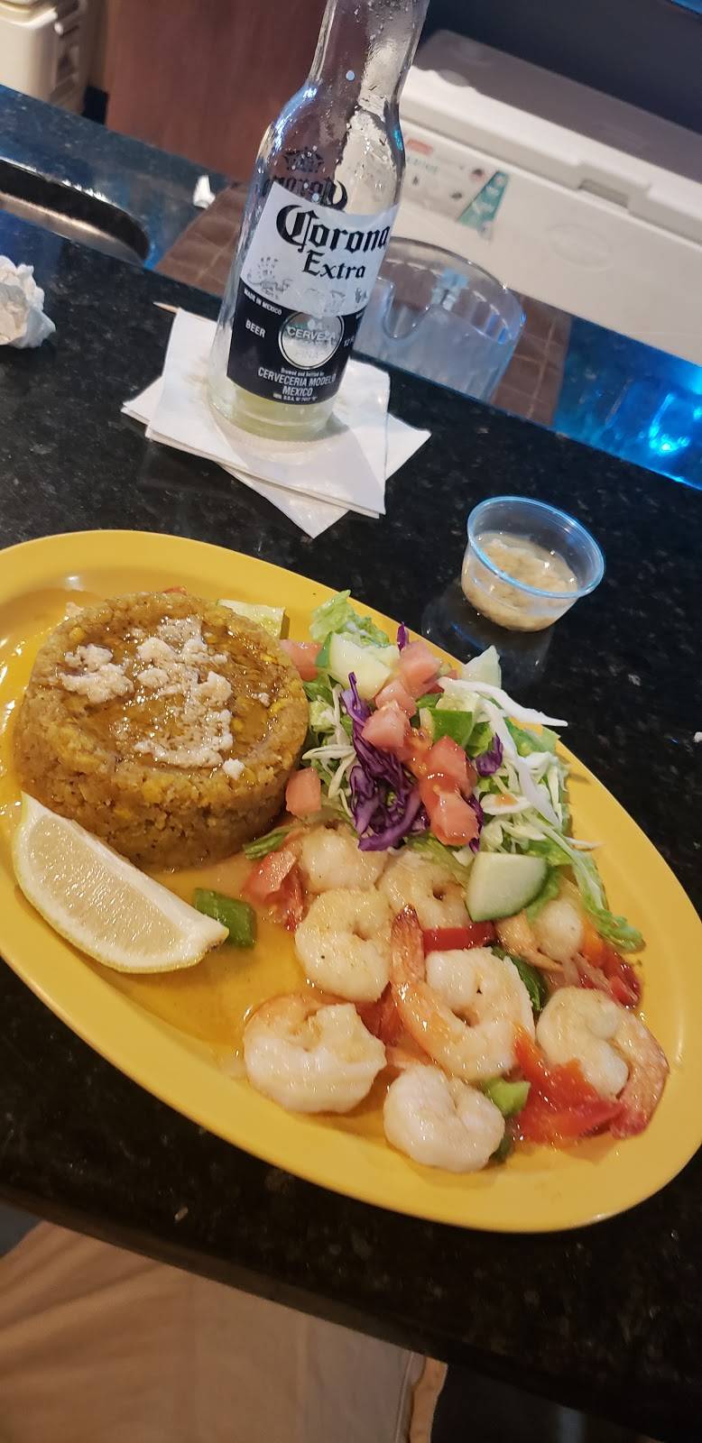 Island Mix Bar& Grill | restaurant | 3229 S John Young Pkwy, Kissimmee, FL 34746, USA | 4074837999 OR +1 407-483-7999