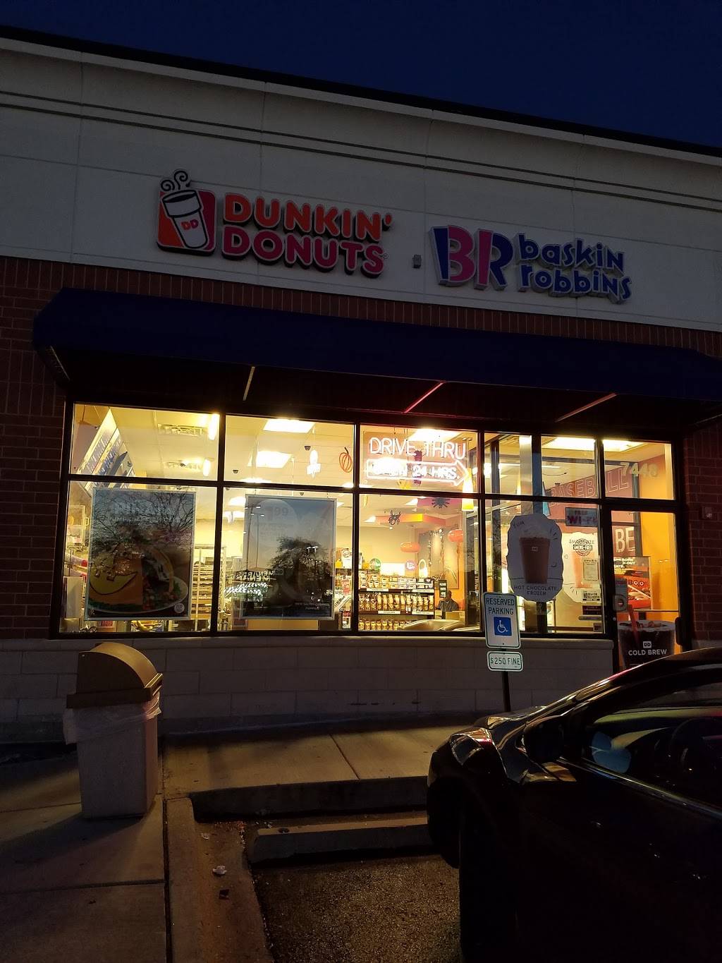 Dunkin | cafe | 7450 Barrington Rd, Hanover Park, IL 60133, USA | 6305401740 OR +1 630-540-1740