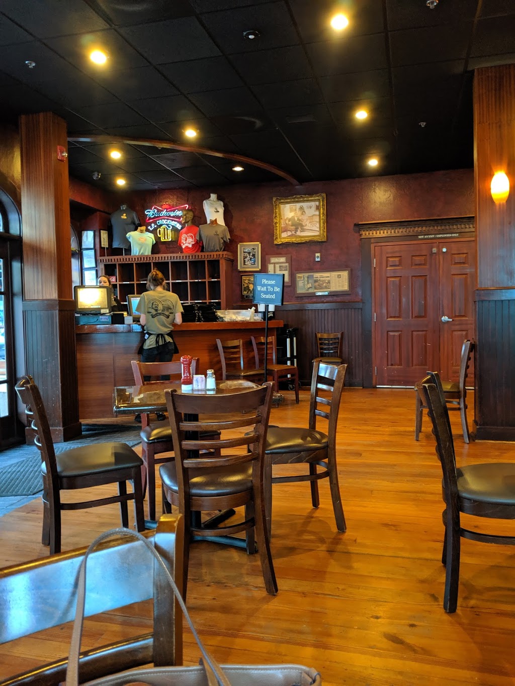 T.P. Crockmiers | restaurant | 250 Dauphin St, Mobile, AL 36602, USA | 2514761890 OR +1 251-476-1890