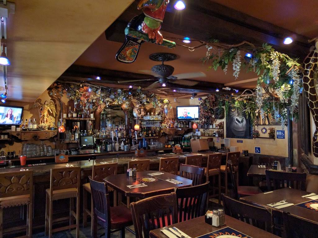 Sol Y Luna | restaurant | 19601 Ventura Blvd, Tarzana, CA 91356, USA | 8183438488 OR +1 818-343-8488