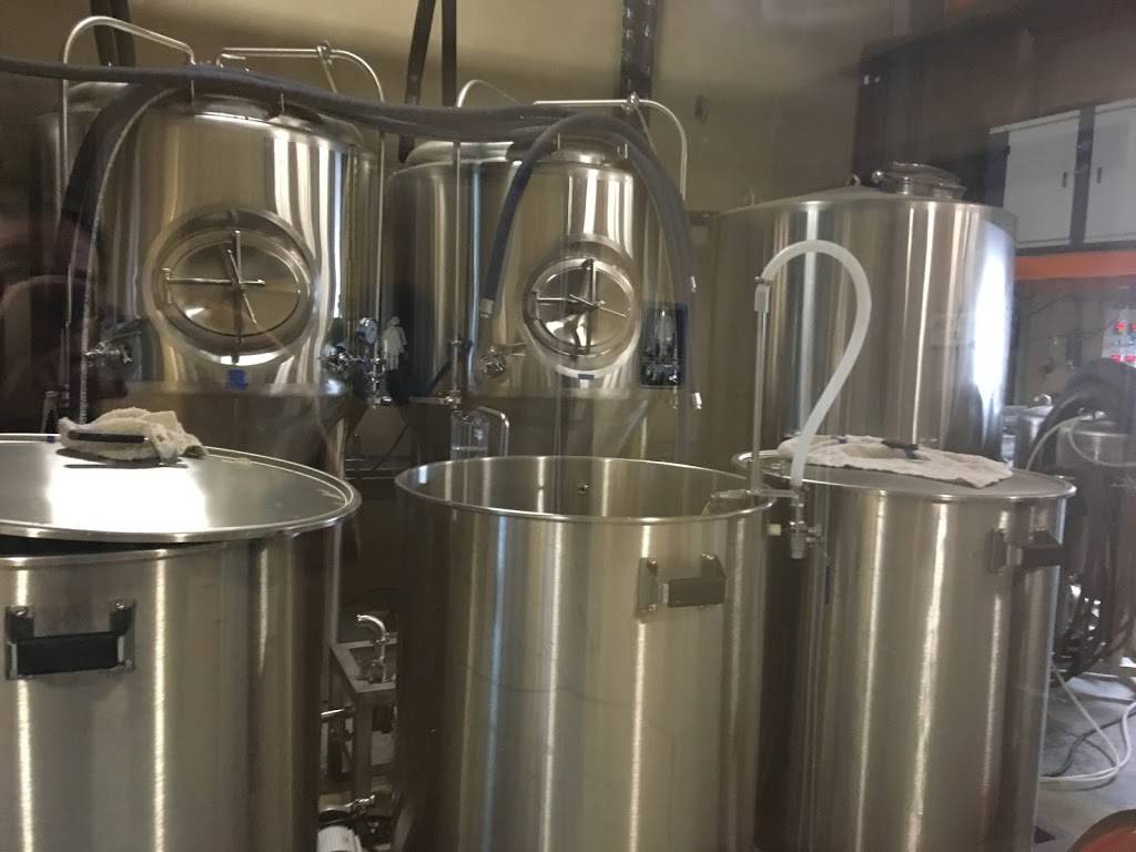 Waterman Brewing Company | restaurant | 9824 Dino Dr #150, Elk Grove, CA 95624, USA | 9167142337 OR +1 916-714-2337