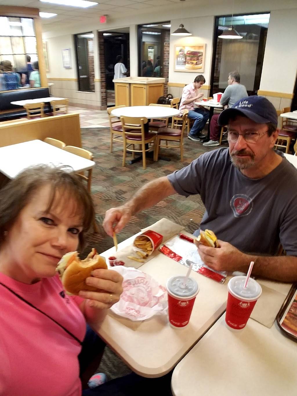 Wendys | restaurant | 1419 Williamson Rd NE, Roanoke, VA 24012, USA | 5403440599 OR +1 540-344-0599