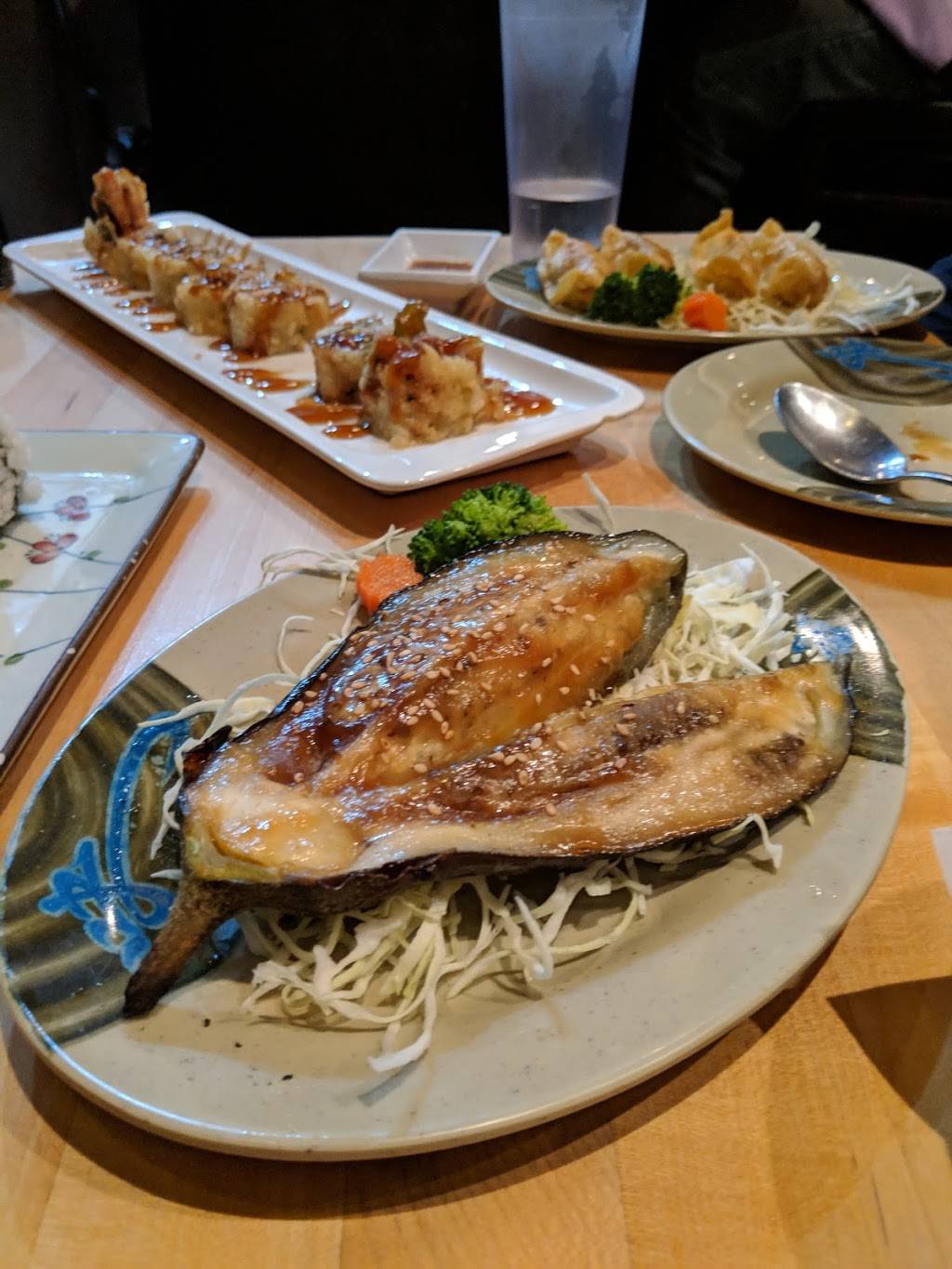 Kiku Sushi | restaurant | 1316 Gilman St, Berkeley, CA 94706, USA | 5105255458 OR +1 510-525-5458