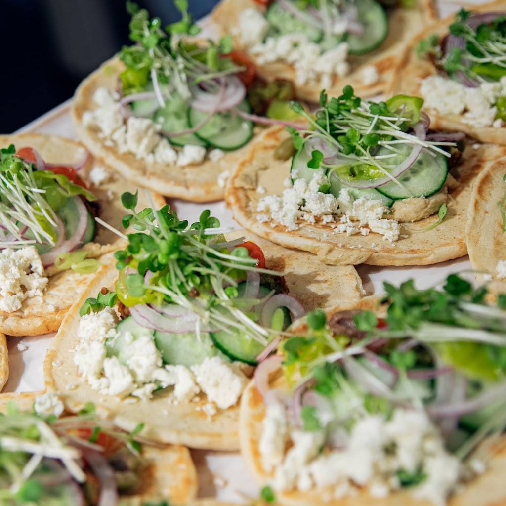 Sideline Social Restaurant + Bar | restaurant | 10700 231st Way NE #100, Redmond, WA 98053, USA | 4257287298 OR +1 425-728-7298