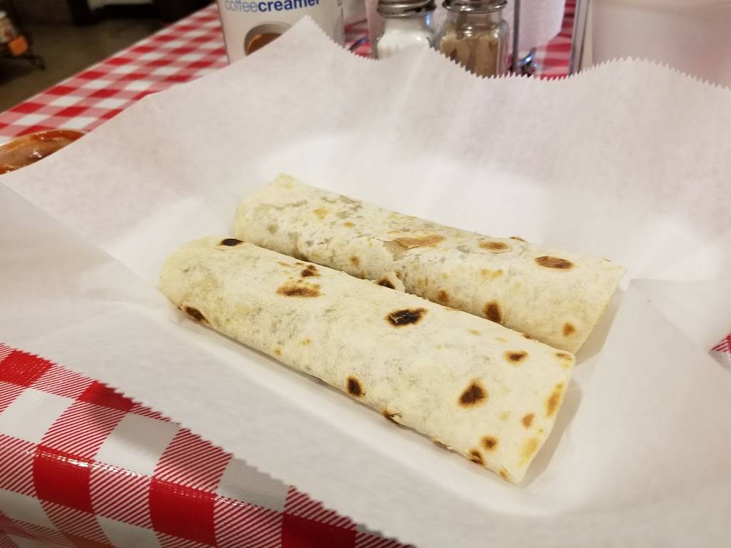 Molinas Tortilleria & Restaurant | restaurant | 309 E Travis St, Mexia, TX 76667, USA | 2544725161 OR +1 254-472-5161