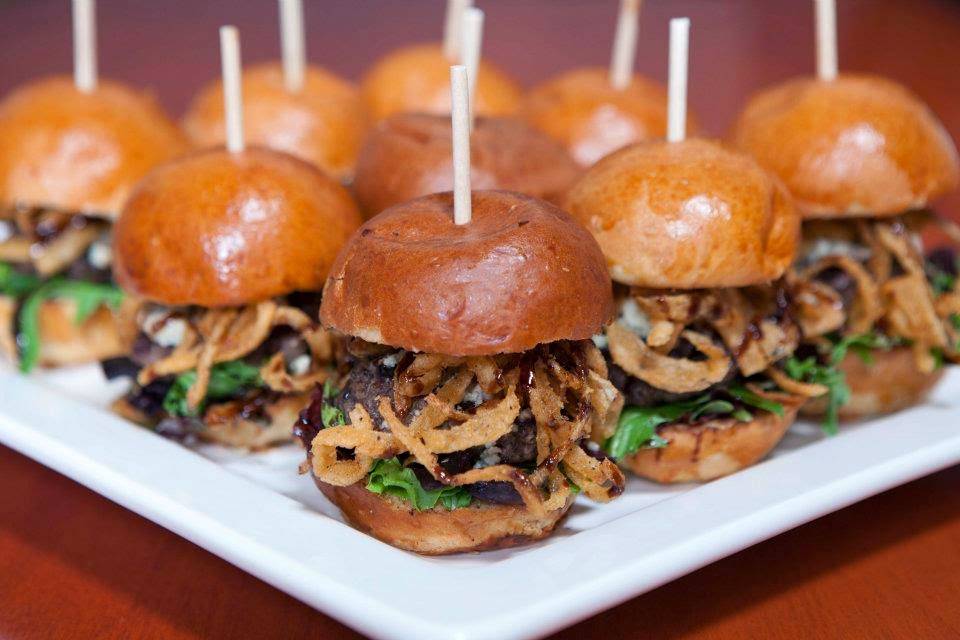 Truxtons American Bistro | restaurant | 8611 Truxton Ave, Los Angeles, CA 90045, USA | 3104178789 OR +1 310-417-8789