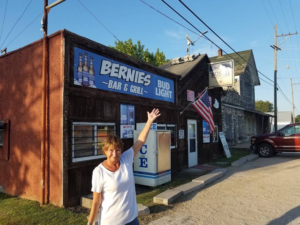 Bernies Bar & Grill | restaurant | 175 Springfield St, Avilla, MO 64833, USA | 4172465644 OR +1 417-246-5644
