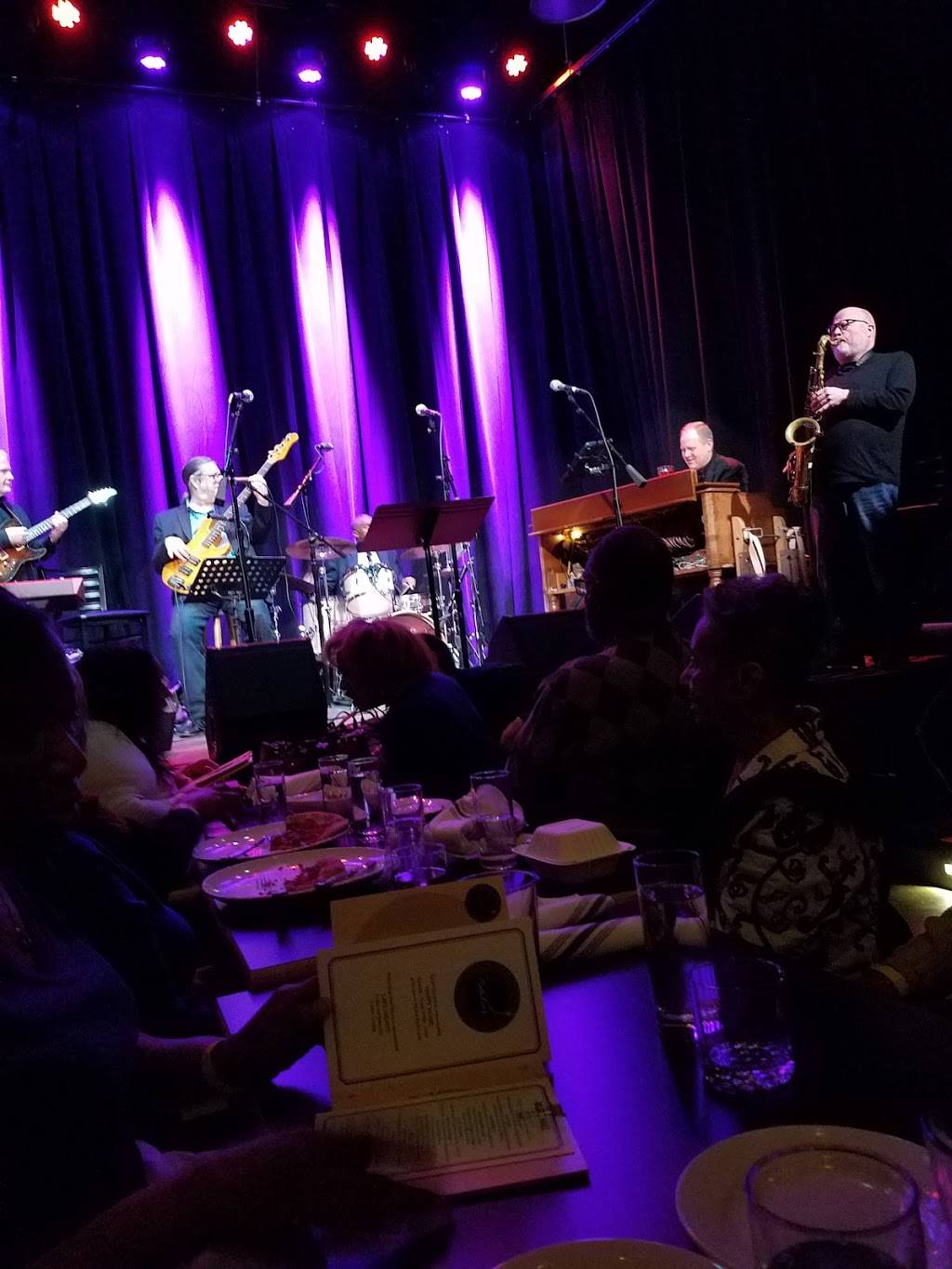 Natalies Music Hall & Kitchen | restaurant | 945 King Ave, Columbus, OH 43212, USA | 6144362625 OR +1 614-436-2625