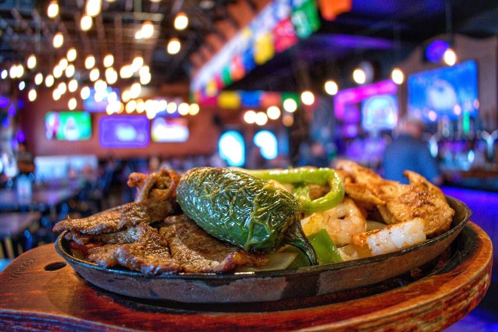 El Pescador Bar and Grill | restaurant | 116 East Beverly Boulevard, Montebello, CA 90640, USA | 3232464545 OR +1 323-246-4545