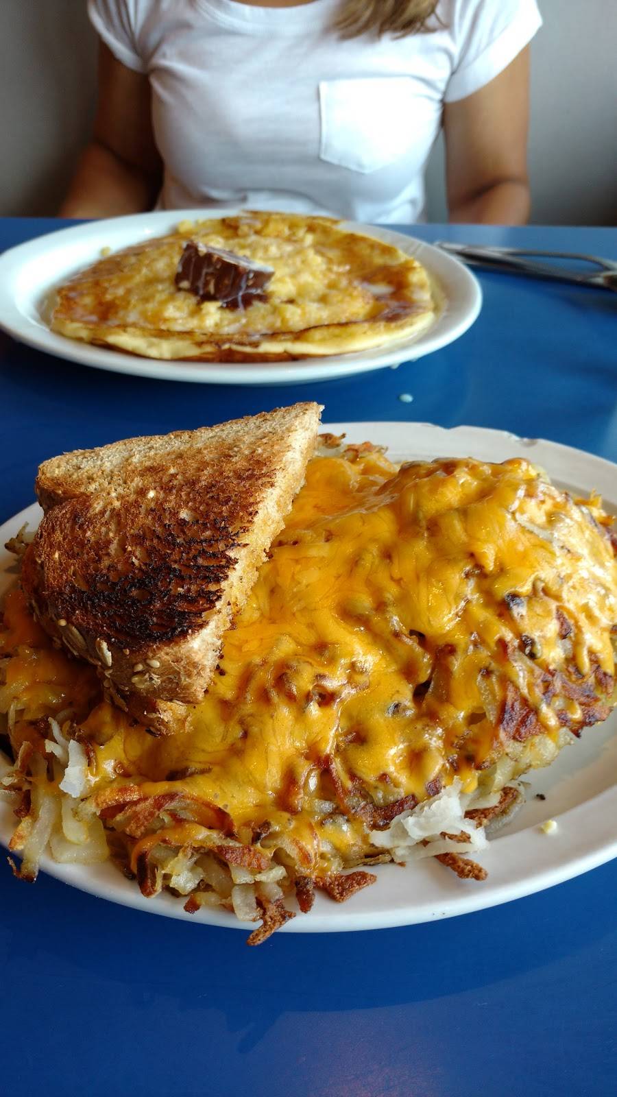 Arcadia Family Restaurant | restaurant | 615 Dettloff Dr, Arcadia, WI 54612, USA | 6083231134 OR +1 608-323-1134