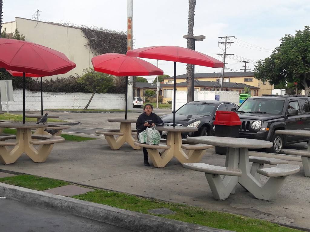 Rallys | restaurant | 4801 W Century Blvd, Inglewood, CA 90304, USA | 3106778272 OR +1 310-677-8272