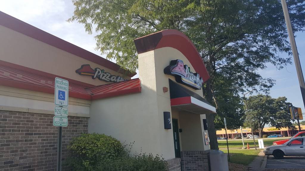 Pizza Hut | restaurant | 150 W Roosevelt Rd, West Chicago, IL 60185, USA | 6302933700 OR +1 630-293-3700