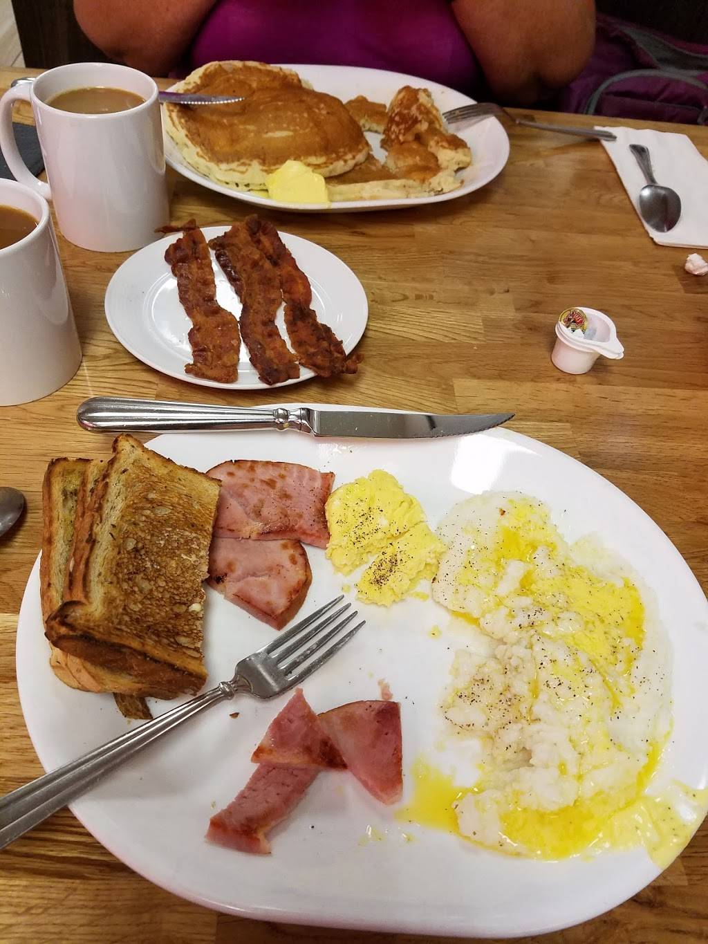 Central Coffee Shoppe | cafe | 530 Central Ave, St. Petersburg, FL 33701, USA | 7278211125 OR +1 727-821-1125