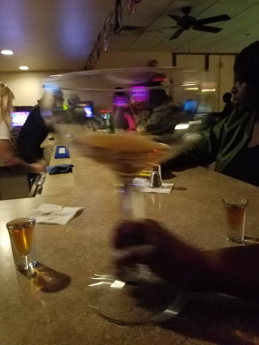 City Limits Bar & Grill | restaurant | 24501 Grand River Ave, Detroit, MI 48219, USA | 3135328550 OR +1 313-532-8550