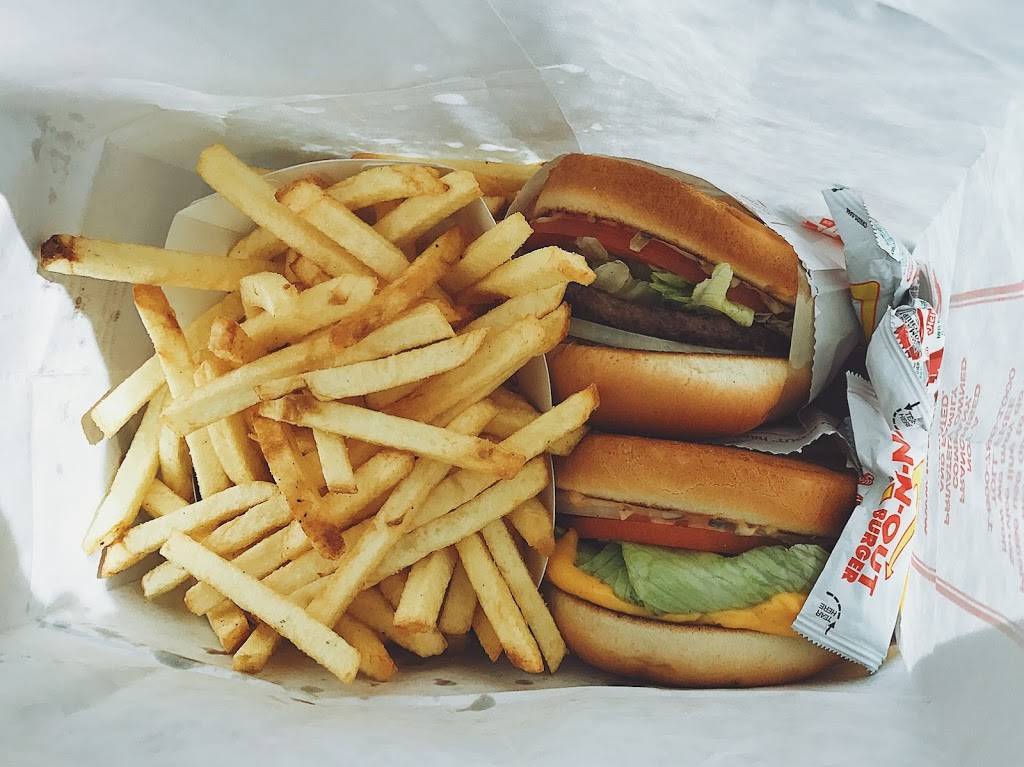 In-N-Out Burger | restaurant | 280 Pyramid Way, Sparks, NV 89431, USA | 8007861000 OR +1 800-786-1000