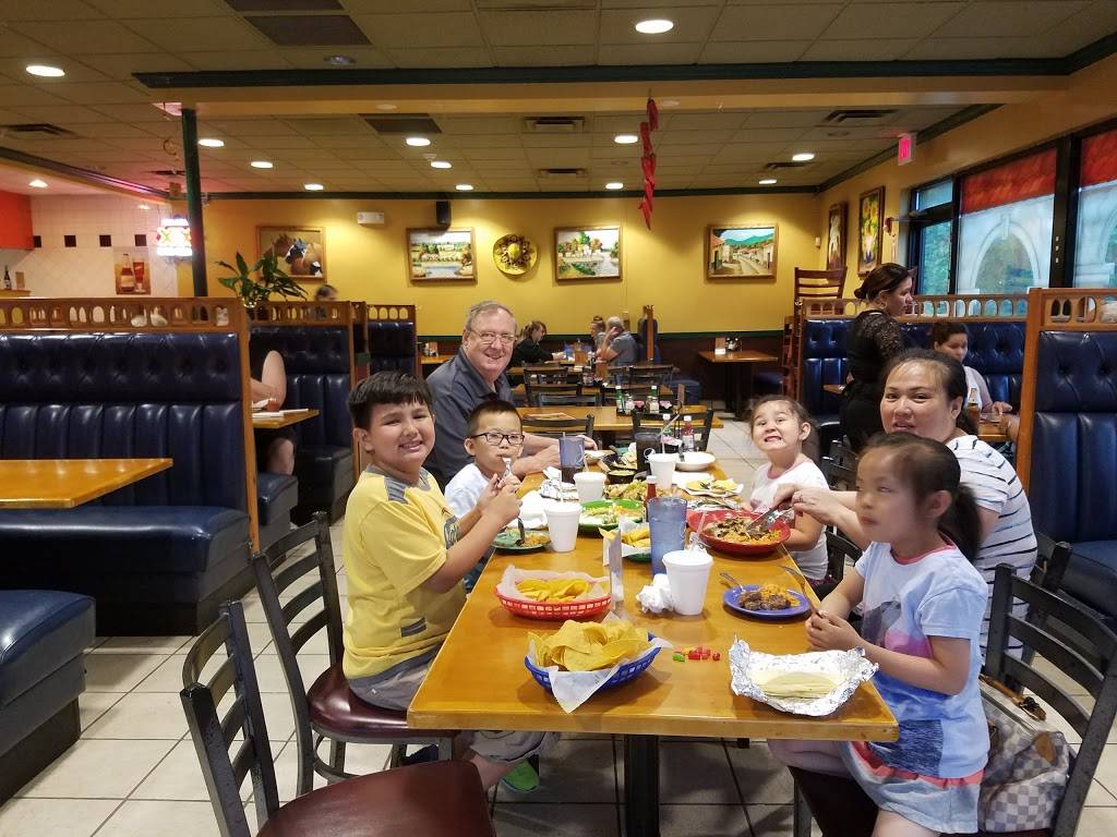 Los Gallos Mexican Grill | restaurant | 2700 W Ridge Rd, Rochester, NY 14626, USA | 5852277718 OR +1 585-227-7718