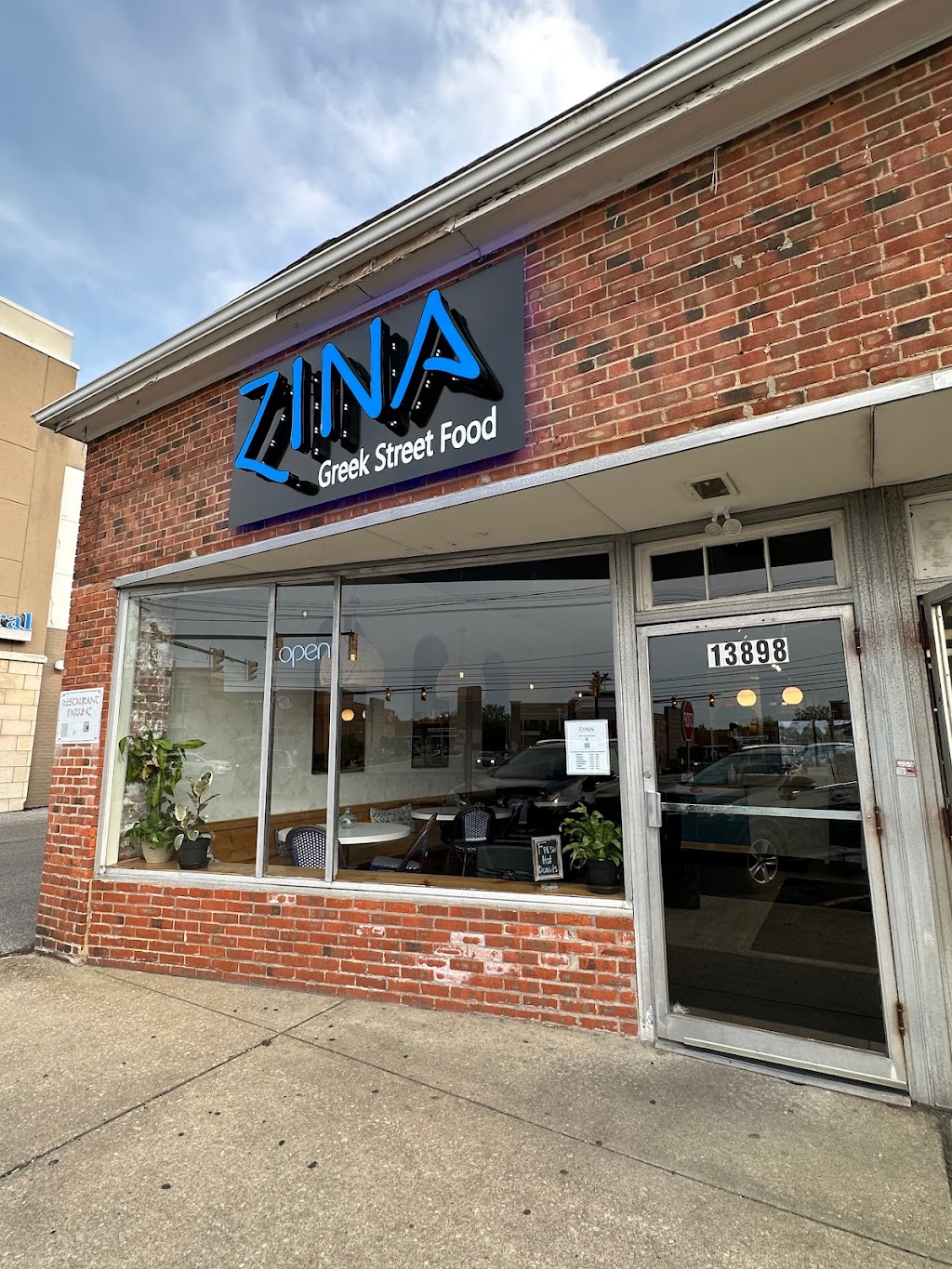 ZINA GREEK STREET FOOD | restaurant | 13898 Cedar Rd, University Heights, OH 44118, USA | 2169733334 OR +1 216-973-3334