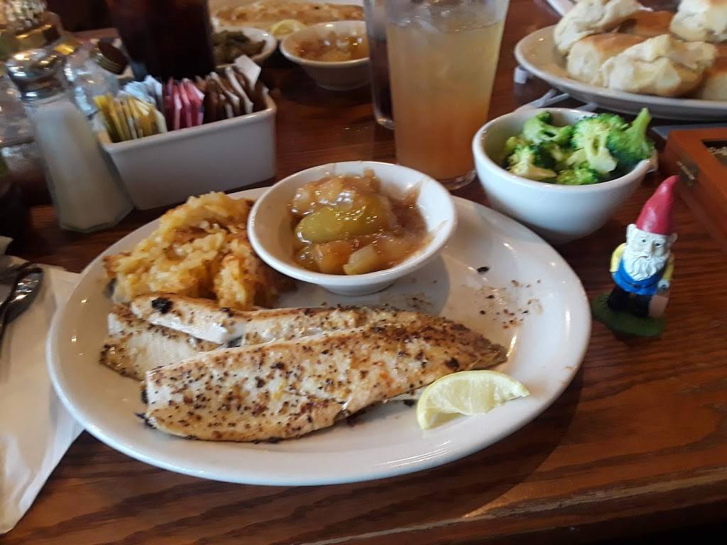 Cracker Barrel Old Country Store | restaurant | 2001 Formosa Rd, Troy, IL 62294, USA | 6186672021 OR +1 618-667-2021