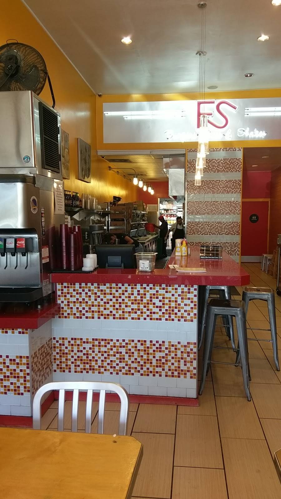 Flipside Burgers, Fries and Shakes | restaurant | 3401 Lakeshore Ave, Oakland, CA 94610, USA | 5108797195 OR +1 510-879-7195