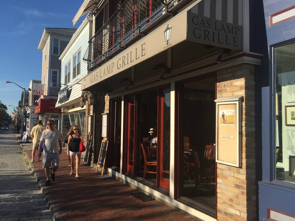 Gas Lamp Grille | restaurant | 206 Thames St, Newport, RI 02840, USA | 4018459300 OR +1 401-845-9300
