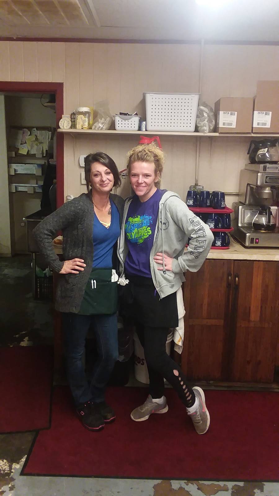 Redbarn Cafe | restaurant | 1310 Hillcrest Dr N, Sulphur Springs, TX 75482, USA | 9038853332 OR +1 903-885-3332