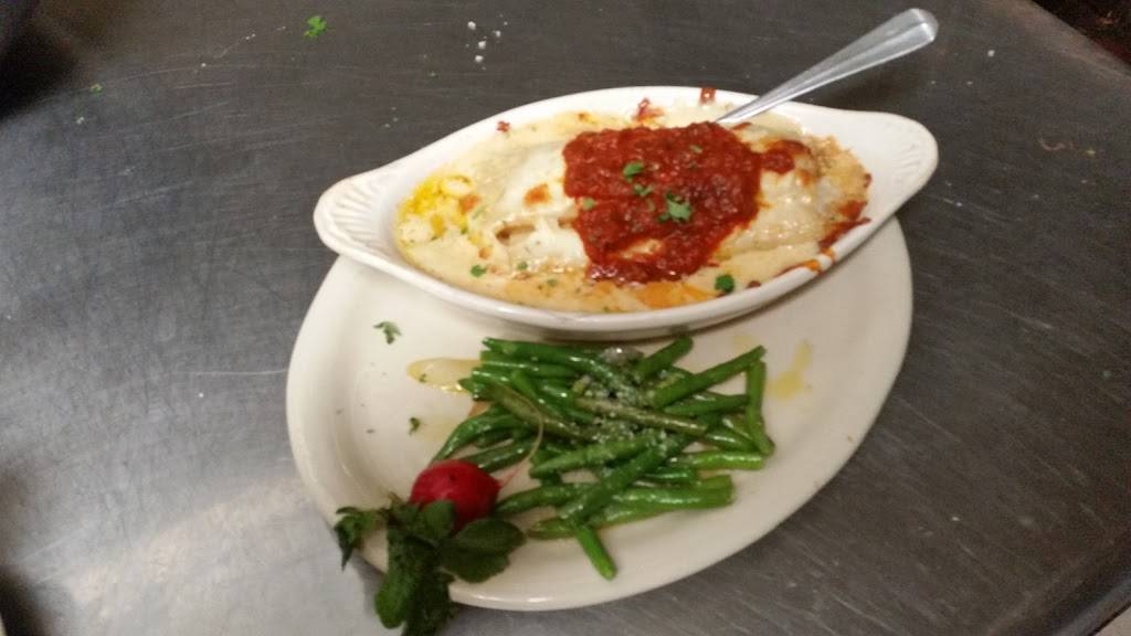 The Radish Dining & Catering | restaurant | 721 E 1st St, Grimes, IA 50111, USA | 5159861900 OR +1 515-986-1900