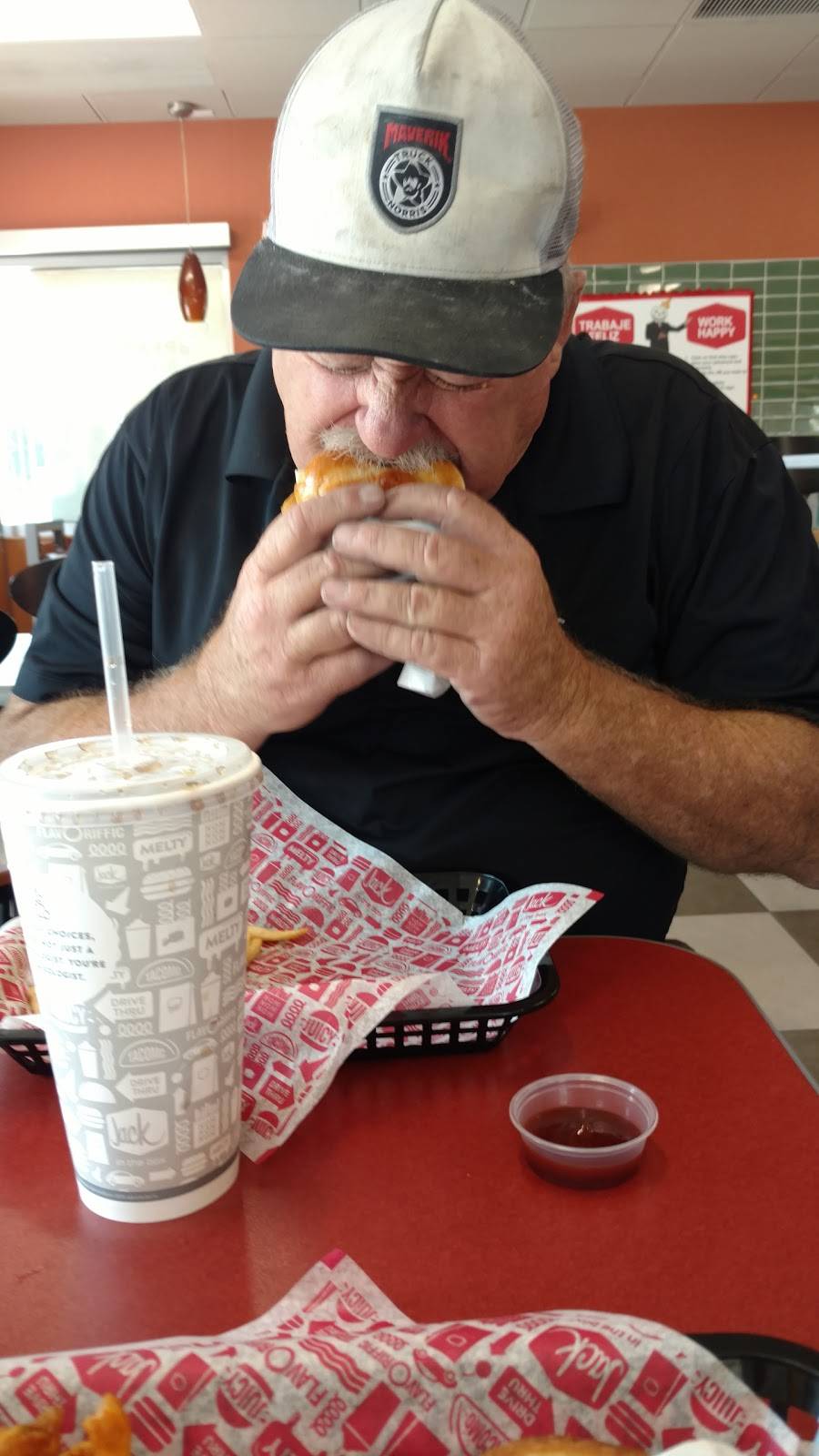 Jack in the Box | restaurant | 1490 Monterey Rd, San Jose, CA 95110, USA | 4082955357 OR +1 408-295-5357