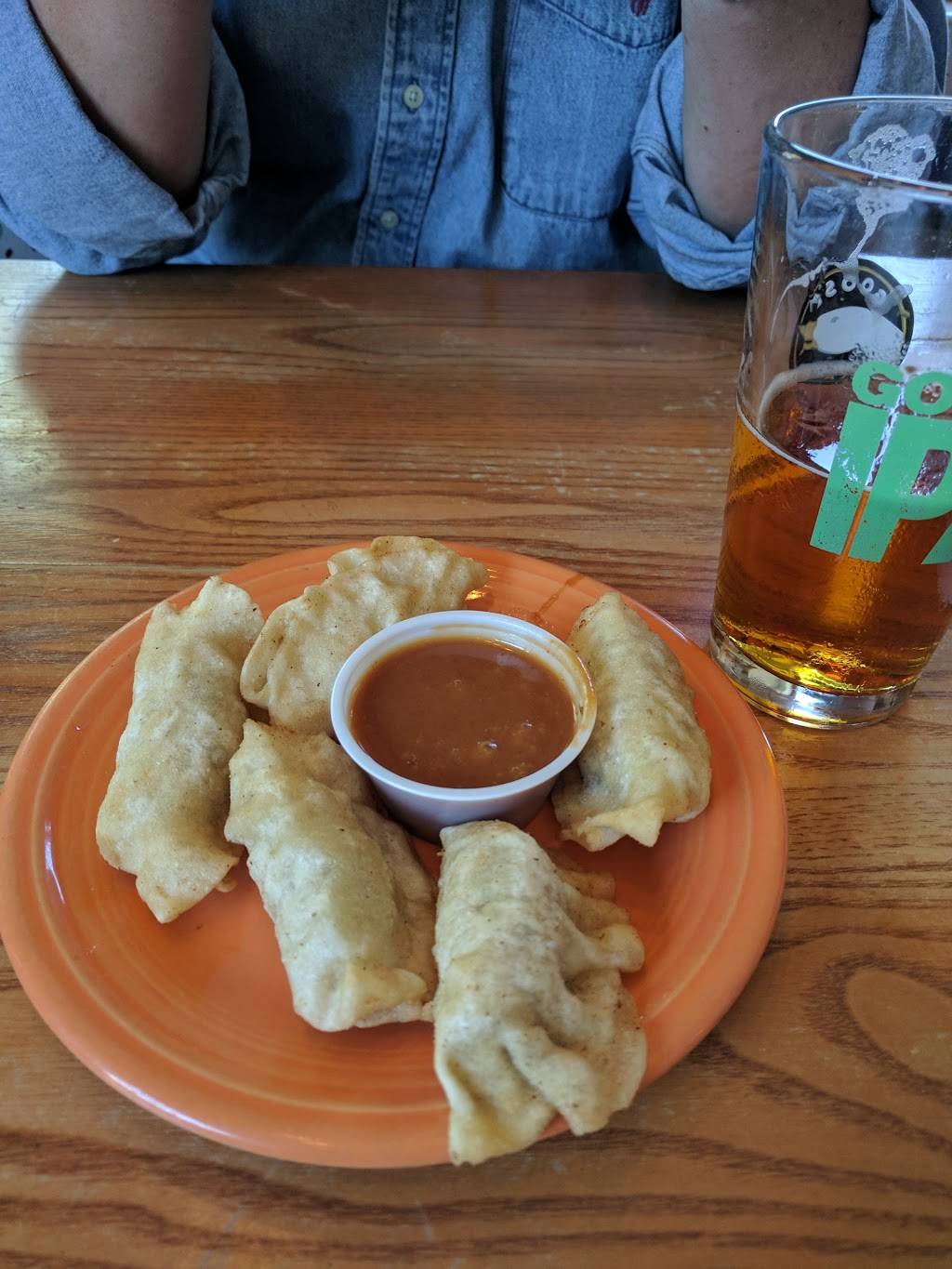 Frog Rock Tavern | restaurant | 67 Main St, Meredith, NH 03253, USA | 6036777625 OR +1 603-677-7625