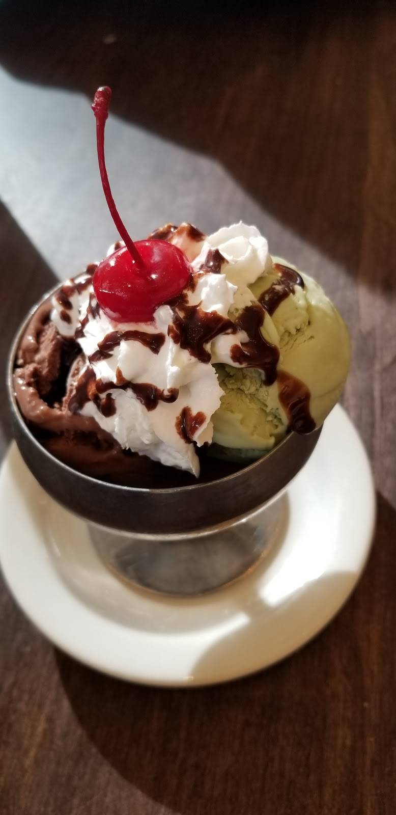 Naples Ristorante E Bar | restaurant | 1550 Disneyland Dr, Anaheim, CA 92802, USA | 7147766200 OR +1 714-776-6200