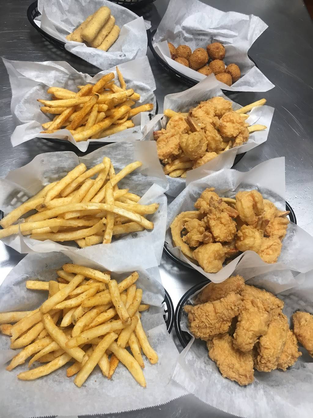 A+ Crab Seafood | restaurant | 738 Howe Ave, Cuyahoga Falls, OH 44221, USA | 3302080328 OR +1 330-208-0328