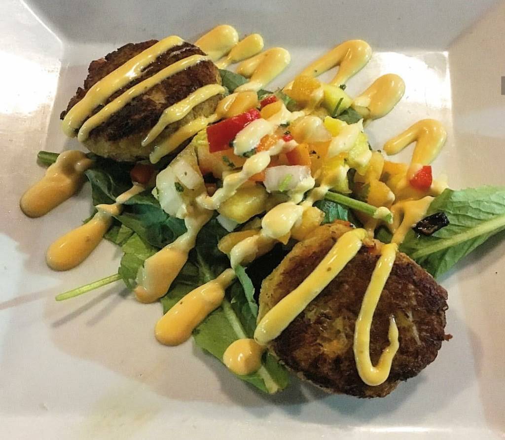 J&J Seafood Bar and Grill | restaurant | 634 E Atlantic Ave, Delray Beach, FL 33483, USA | 5612723390 OR +1 561-272-3390