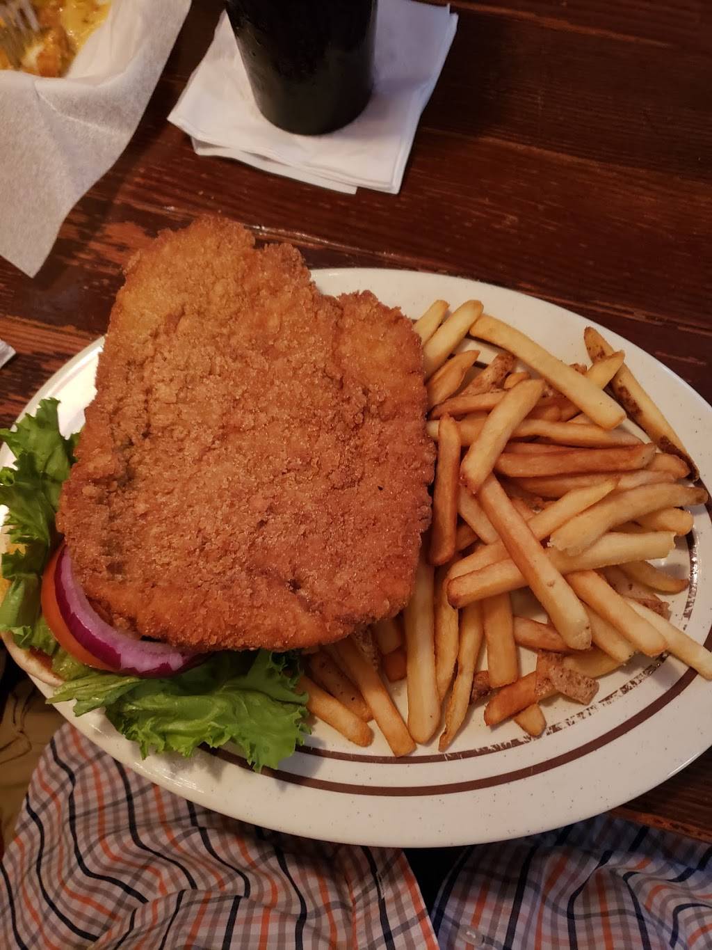 Gasthaus Bar & Grille | restaurant | 214 W Main St, Cherokee, IA 51012, USA | 7122259908 OR +1 712-225-9908