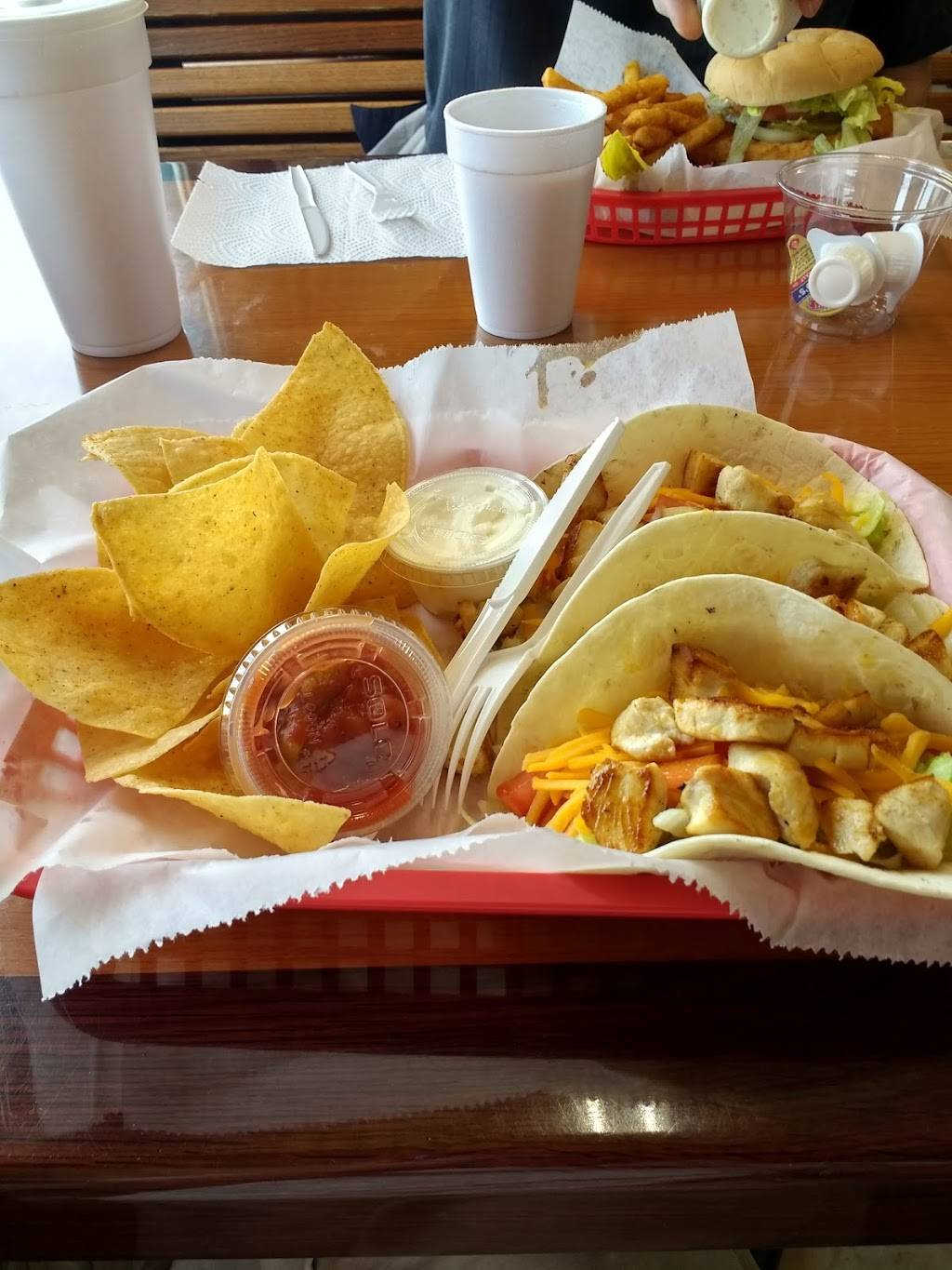 Jolly Gator Fish Camp | restaurant | 4650 FL-46, Geneva, FL 32732, USA | 4073495554 OR +1 407-349-5554