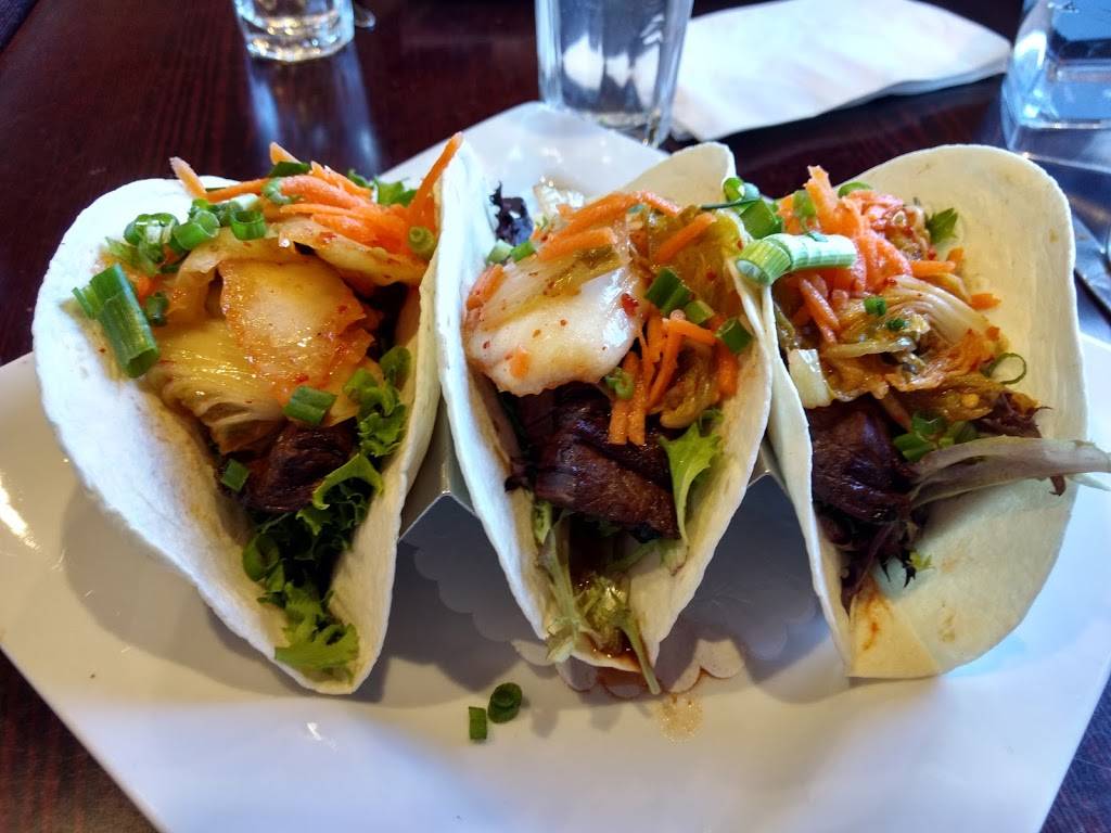 Woodbridge Social | restaurant | 12 Selden St, Woodbridge, CT 06525, USA | 2035539135 OR +1 203-553-9135