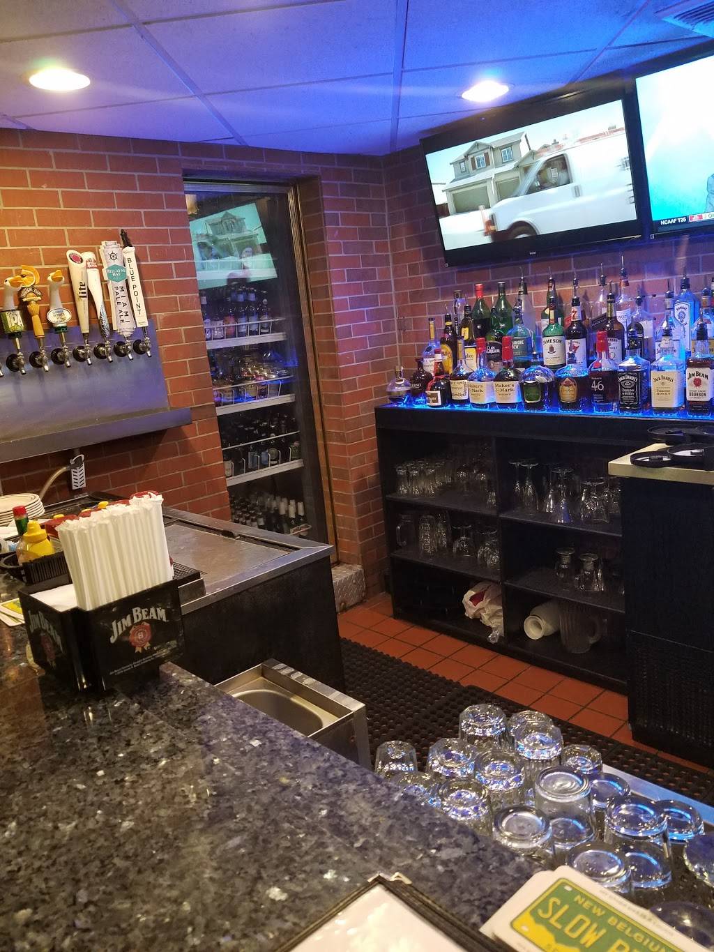 Legends Tavern and Grille | restaurant | 10079 W Oakland Park Blvd, Sunrise, FL 33351, USA | 9547427115 OR +1 954-742-7115