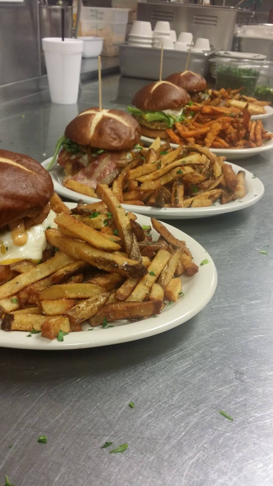 Main Street Pub | restaurant | 466 N Main St, Glen Ellyn, IL 60137, USA | 6307901734 OR +1 630-790-1734