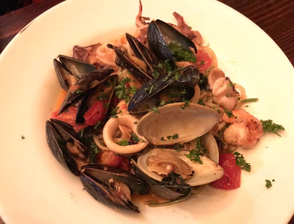 Reef | restaurant | 108-02 72nd Ave, Forest Hills, NY 11375, USA | 7184874564 OR +1 718-487-4564