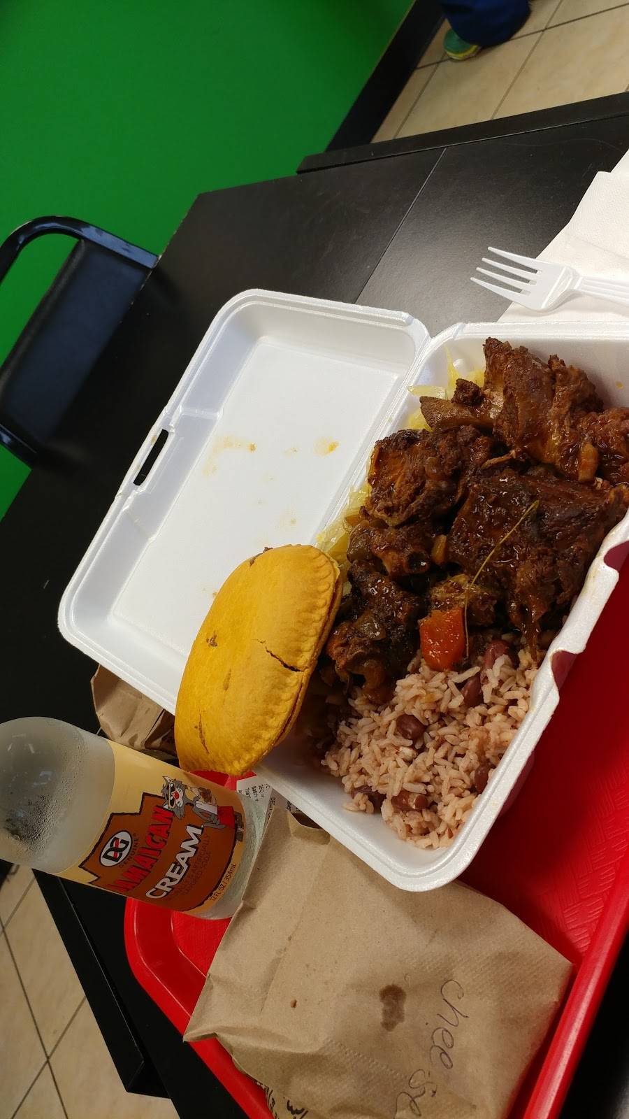 Tropical Breeze Jamaican Kitchen | restaurant | 423 Campbell Ave, West Haven, CT 06516, USA | 2039317115 OR +1 203-931-7115