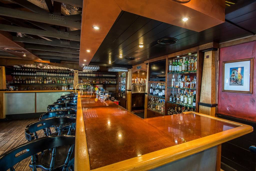 Caps On the Water | restaurant | 4325 Myrtle St, St. Augustine, FL 32084, USA | 9048248794 OR +1 904-824-8794