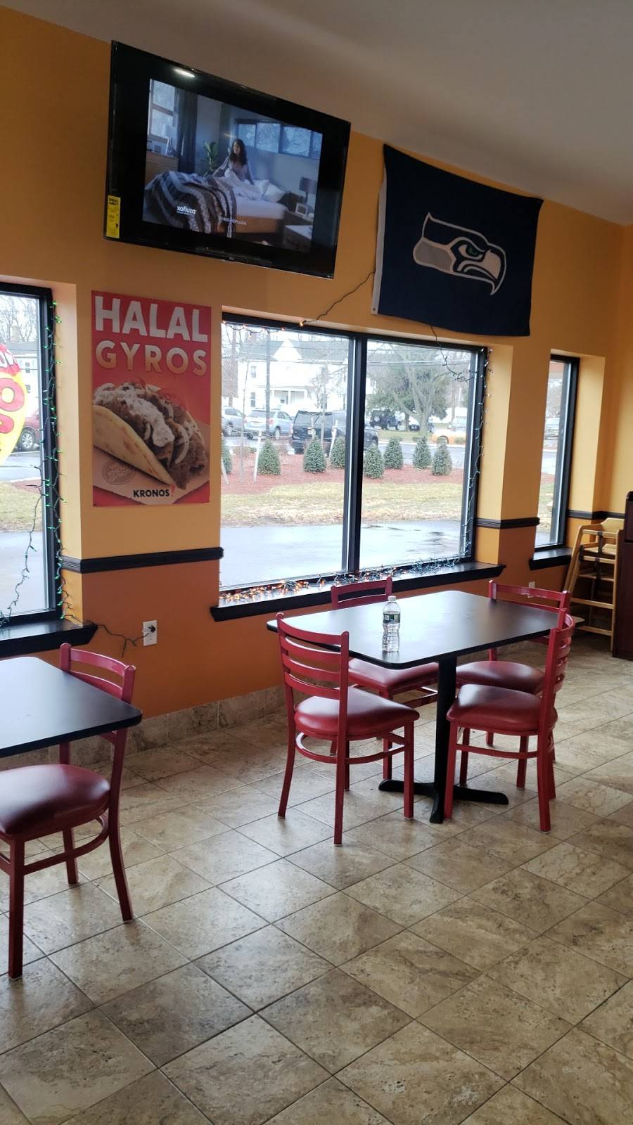 Chucks Wings | restaurant | 4592 S Broad St, Hamilton Township, NJ 08620, USA | 6095852555 OR +1 609-585-2555