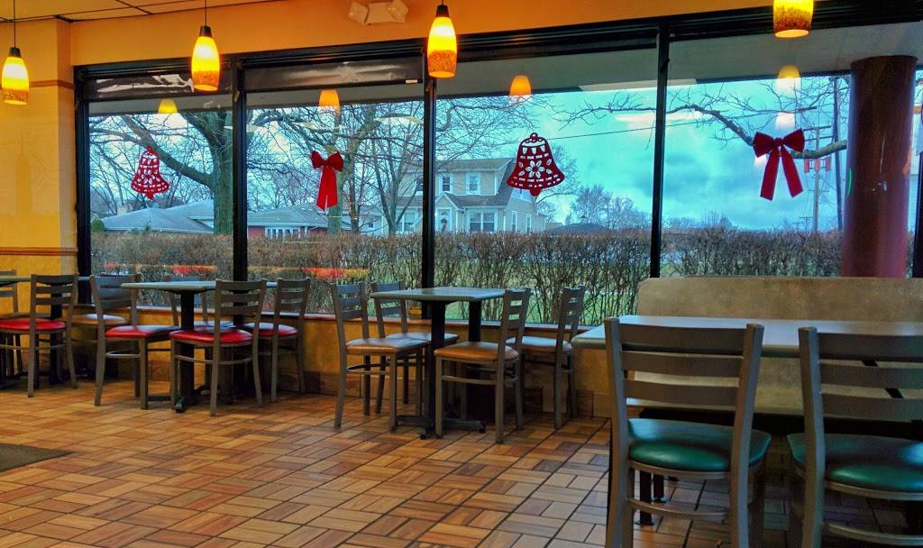 Subway Restaurants | restaurant | 357 Ogden Ave, Westmont, IL 60559, USA | 6309602225 OR +1 630-960-2225