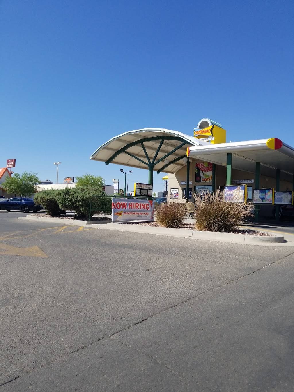 Sonic Drive-In | restaurant | 5930 Cromo Dr, El Paso, TX 79912, USA | 9155856942 OR +1 915-585-6942