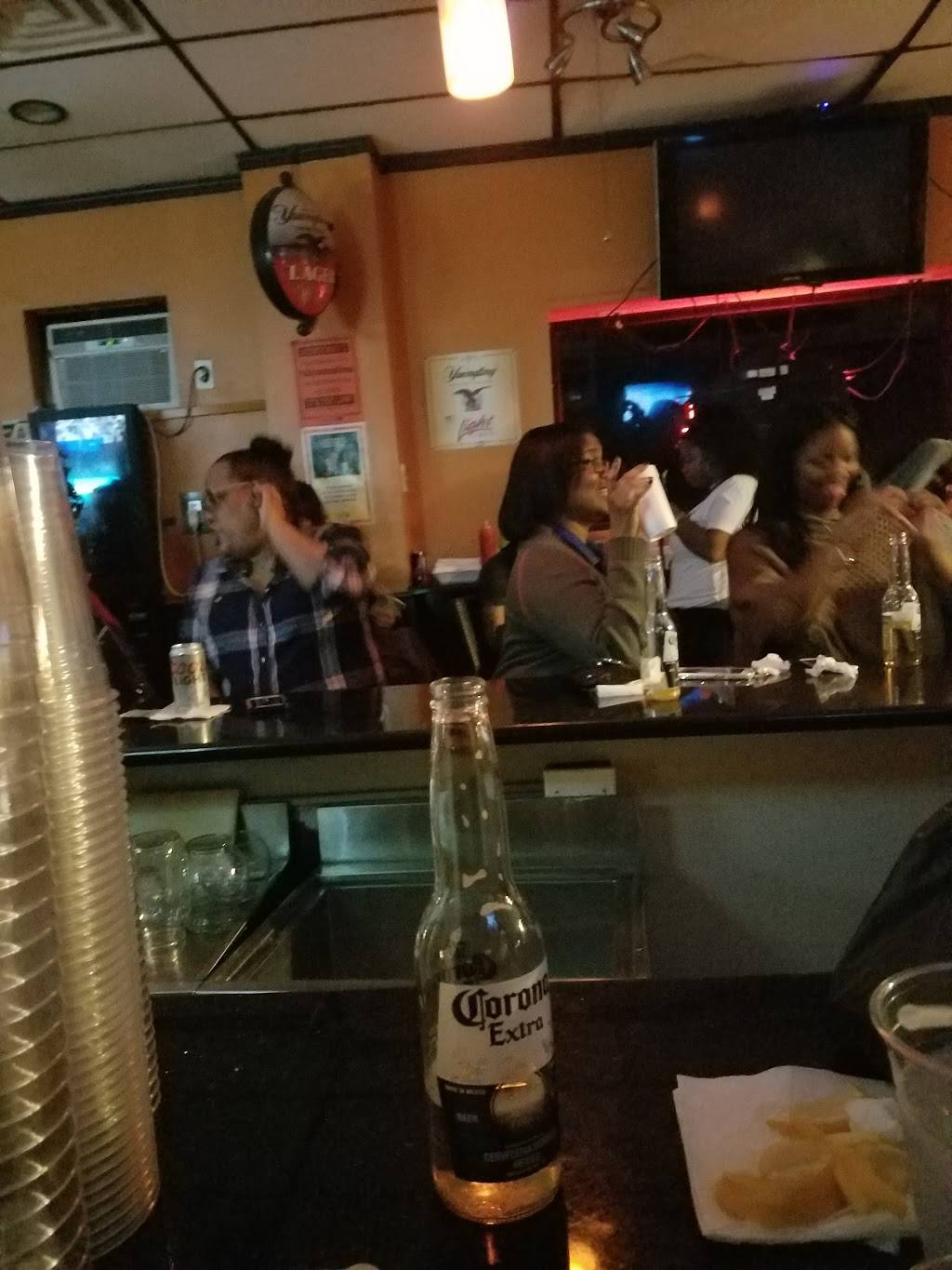 Coopers Sports Bar & Grill | restaurant | 100 Wyoming Ave, Philadelphia, PA 19140, USA | 2673354052 OR +1 267-335-4052