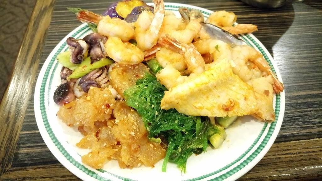 Manor Buffet | restaurant | 2090 Lincoln Hwy E, Lancaster, PA 17602, USA | 7172908181 OR +1 717-290-8181