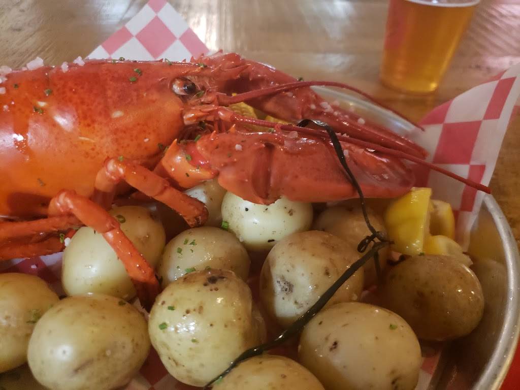 The Local Oyster | restaurant | Quarter Market, 4238 Wilson Blvd Level C, Arlington, VA 22203, USA | 8447482537 OR +1 844-748-2537