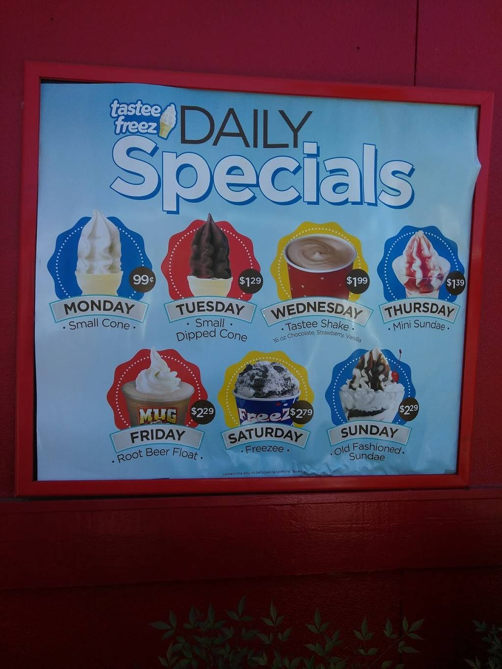 Wienerschnitzel | restaurant | 898 Sunrise Ave, Roseville, CA 95661, USA | 9167839112 OR +1 916-783-9112